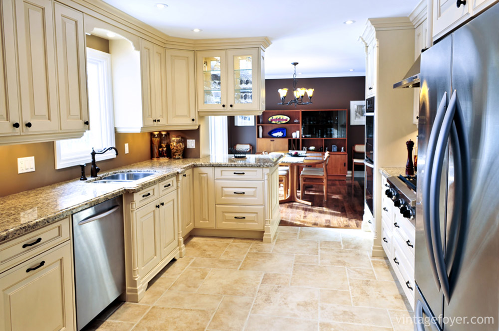 29 Classic Kitchens with Traditional and Antique Cabinets 29 Classic Kitchens with Traditional and Antique Cabinets