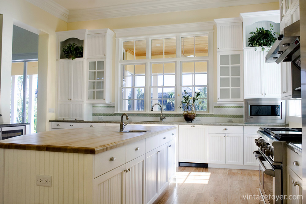 29 Classic Kitchens With Traditional And Antique Cabinets