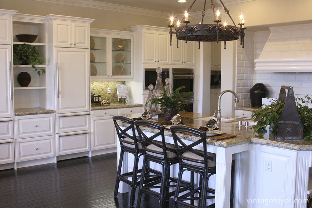 63 Wide Range Of White Kitchen Designs, White Cabinets Black Countertops What Color Floor